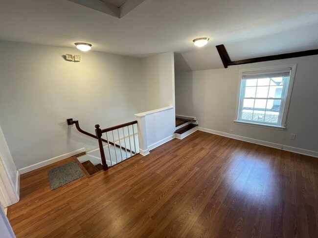 Photo - 8-10-10 Essex St Unit 8