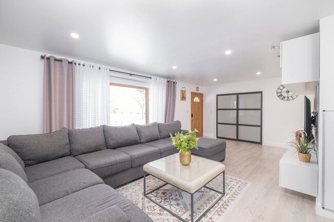 Photo - 5621 S 22nd St