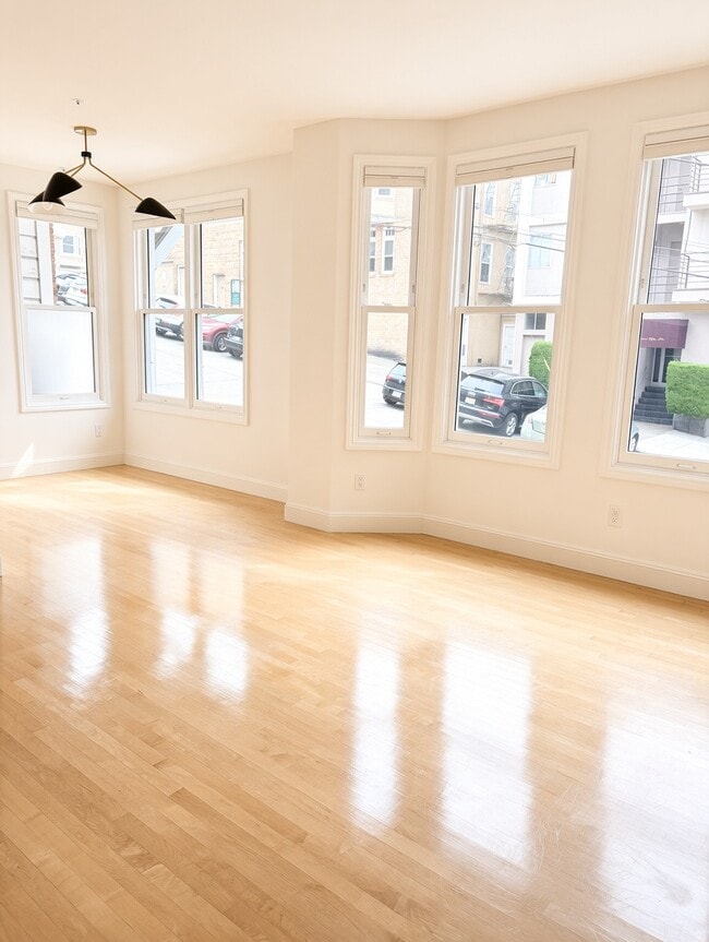 Photo - 1438 Filbert St