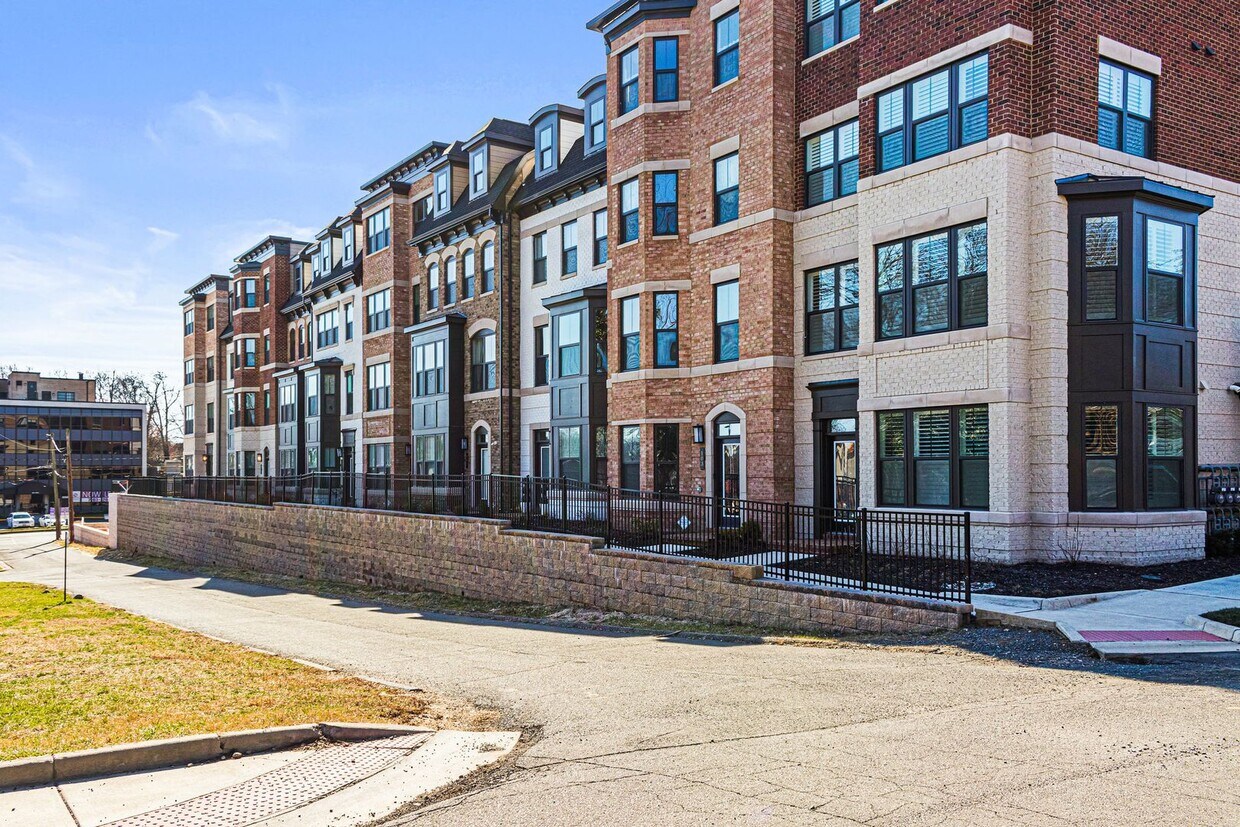 Your new home awaits you! Luxury Townhouse... - Your new home awaits you! Luxury Townhouse...