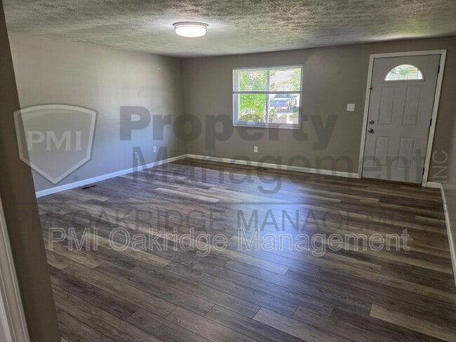 Photo - 1256 Heritage Dr