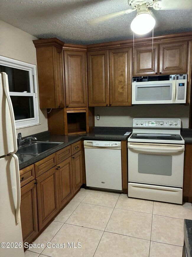 Photo - 890 Serenade St NW