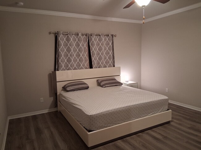 Photo - 6307 Southern Cross Dr Unidad Large 01 bedroom