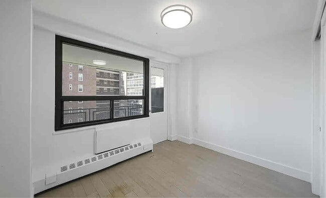 Photo - 98-20 62nd Dr