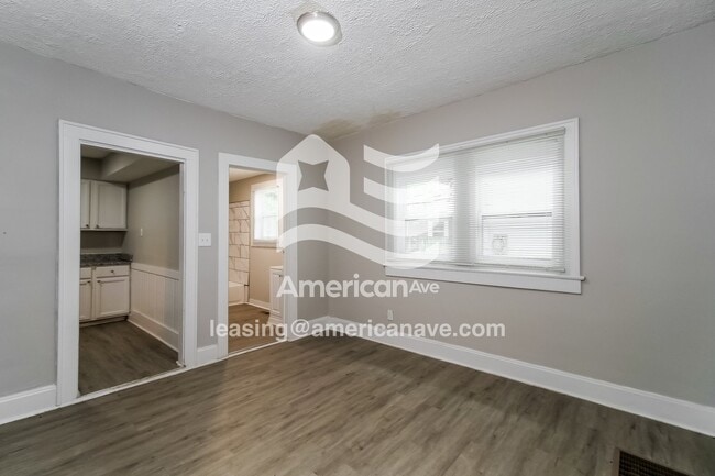 Photo - 725 N Bosart Ave