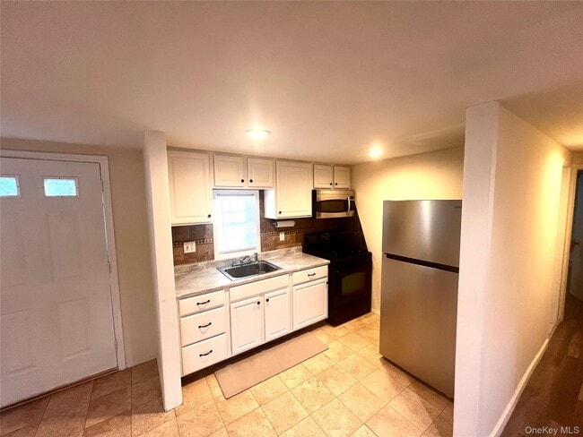 Photo - 20 W Belmont St