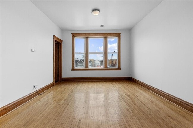 Photo - 3401 W Armitage Ave