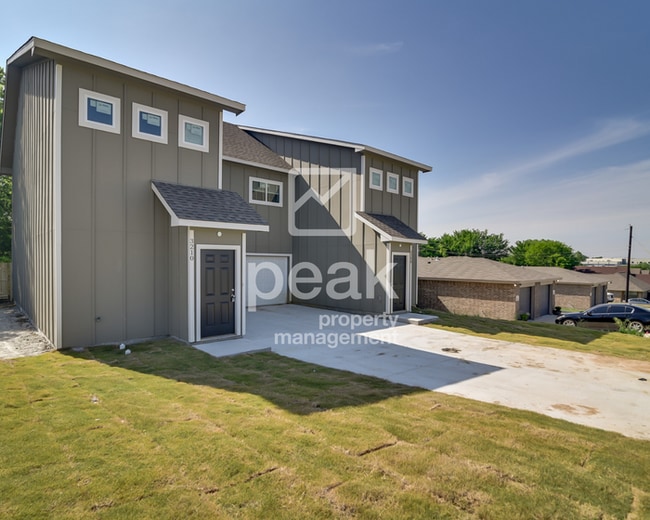 Building Photo - $1630! 3 Bed 2 1/2 Bath home in FORT WORTH! Cheers to 250 years—celebrate with limited-time FREE ...