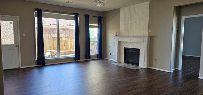 Photo - 5827 Annatto Dr