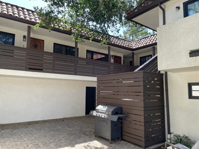 609 W Junipero St
