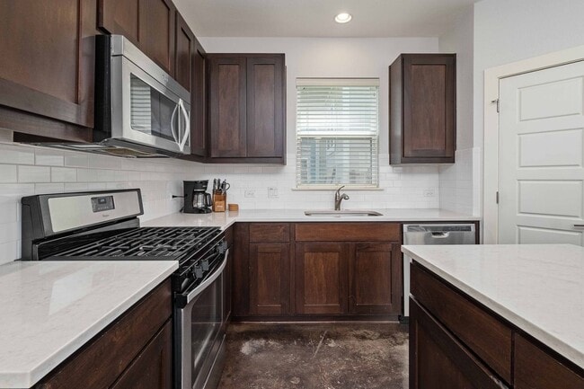 Photo - 2813 Stock Dr