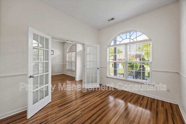 Photo - 125 Coldsprings Dr