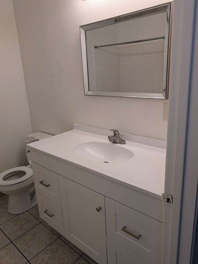 Photo - 1046 W 21st St Unit 1050 W 21st street