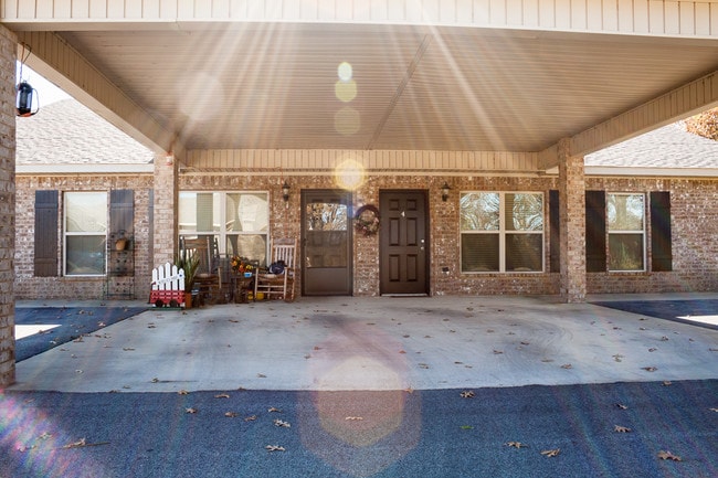 Fox Run Apartments- Utilities Included!