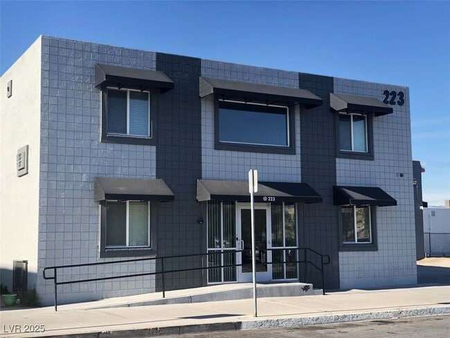 Building Photo - 223 N 9th St Unit 202