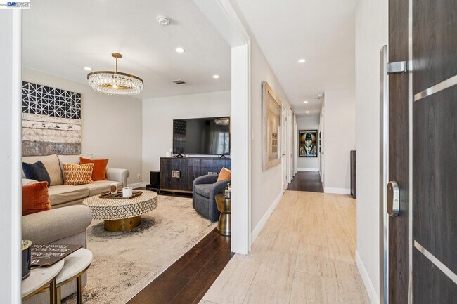 2485 Medallion Dr
