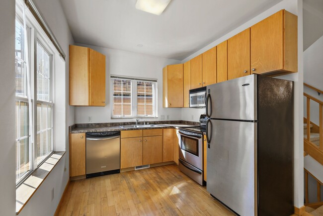 Building Photo - 18 N Baldwin St Unit A