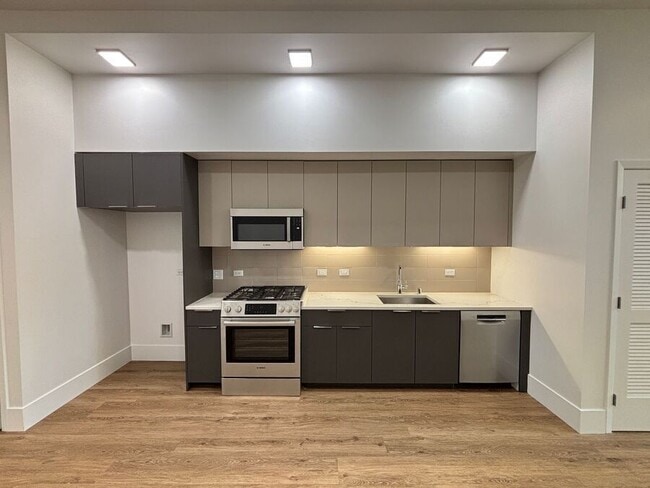 Photo - 1549 32nd St Unit 106