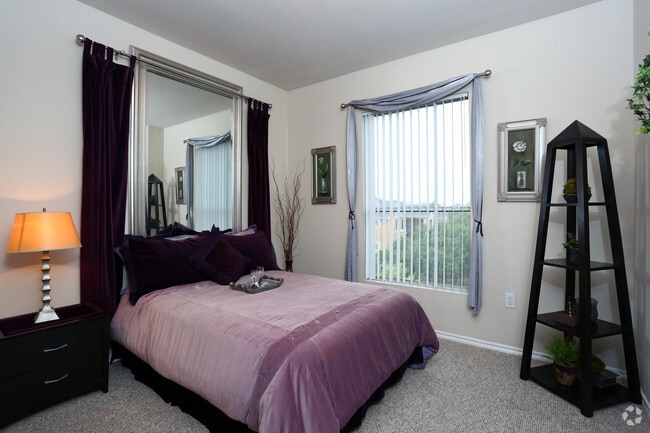 575sf_One Bedroom_Bedroom