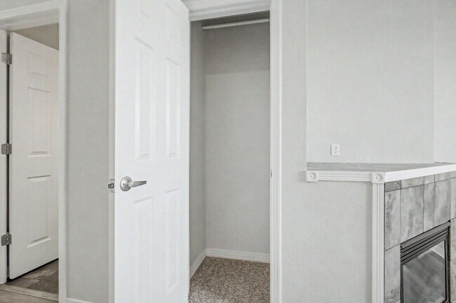 Photo - 9558 Pearl Cir