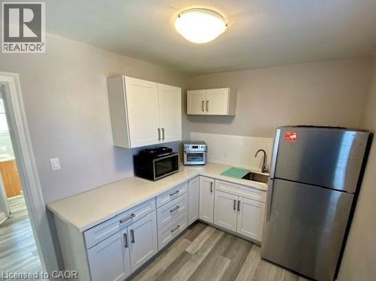 Photo - 18 Cameron Ave S