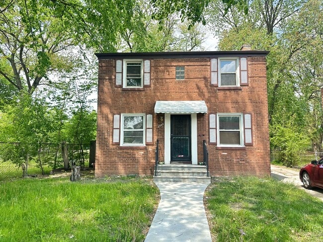 Photo - 2500 E 98th St House