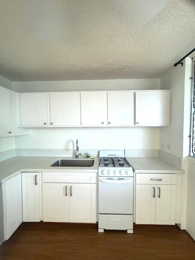 Photo - Renovated 2 Bedroom / 1 Bath in Honolulu