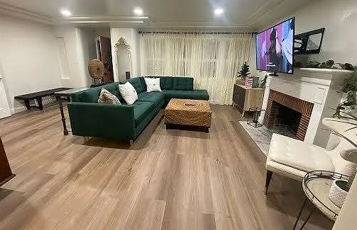 Photo - 1437 Broadway