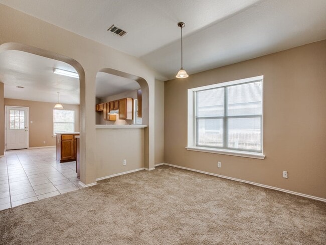 Photo - 611 Granite Cliff