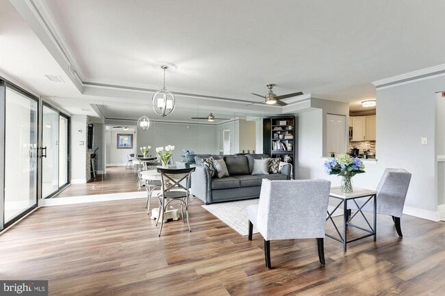 Photo - 3800 Powell Ln Unit 710