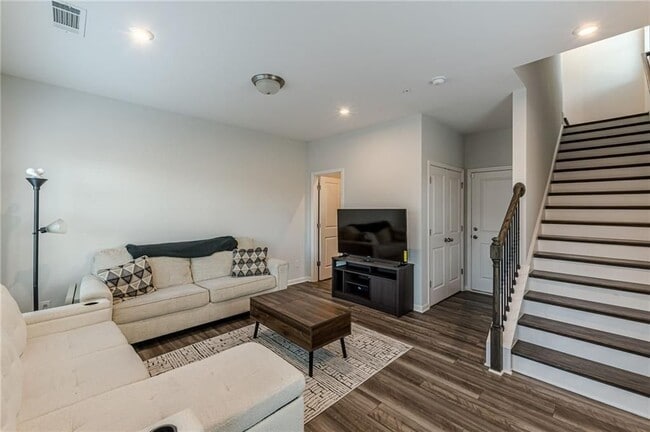 Photo - 1205 Skylar Ln SE