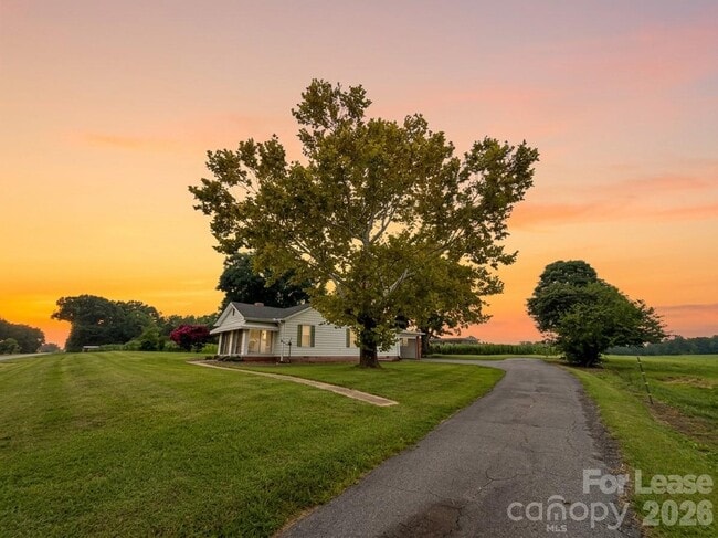 Building Photo - 28003 NC-73