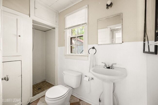 Photo - 2404 Orange St