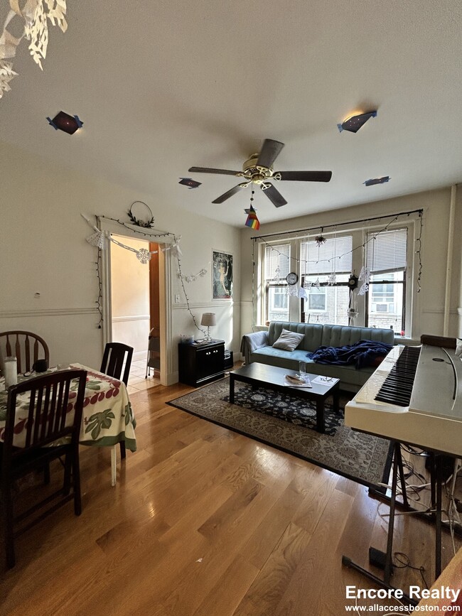 Photo - 213 Kelton St Townhome