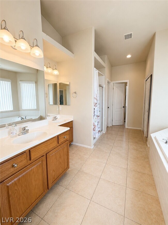 Photo - 409 Orchid Oasis Ave