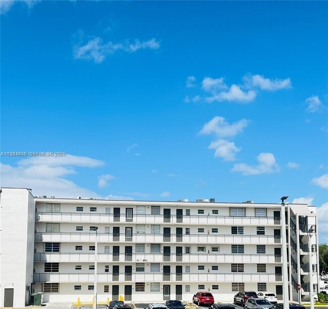 Building Photo - 14155 SW 87th St Unit E310