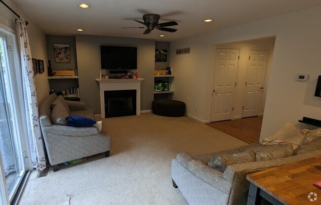 Building Photo - 2562 Creve Coeur Dr Rental