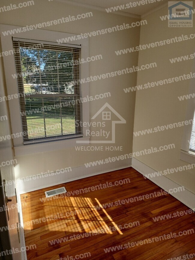 236 S Young St Rental House Rental in Sparta, TN