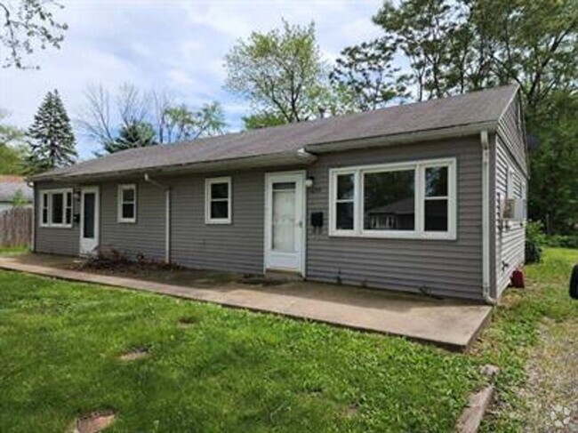 Building Photo - 1088 Eastview Dr Rental