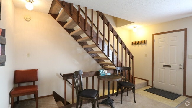 Living Room - 2BR, 1BA - 970 SF