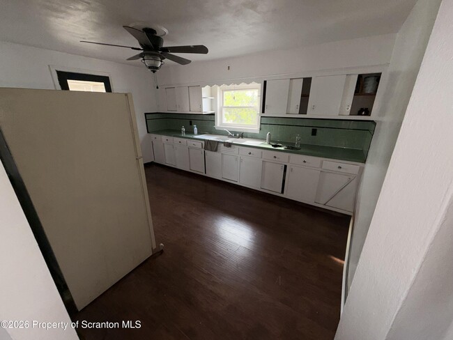 Photo - 149 Tompkins St