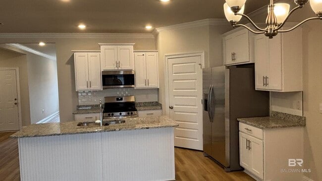 Photo - 452 Parkerman Ave