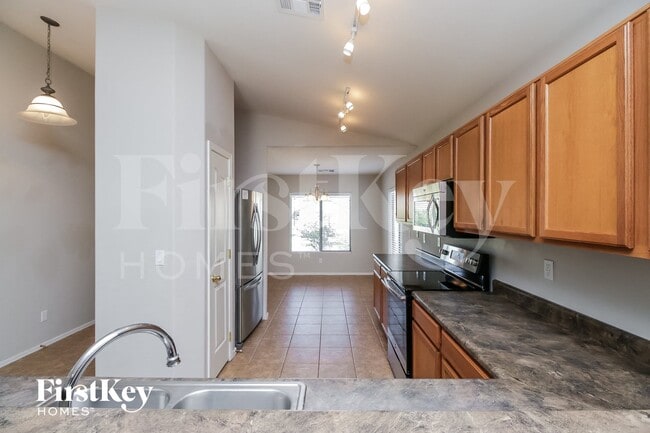 3193 W Sunshine Butte Dr