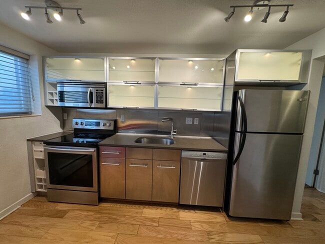 Photo - 75 Emerson St Unidad 106