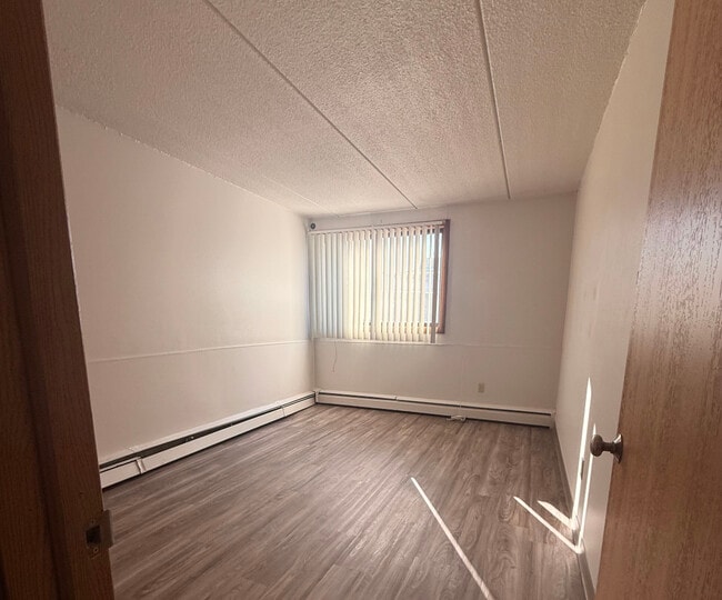 1 BR, 1 BA