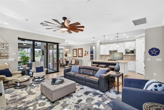 Photo - 11932 Bourke Pl