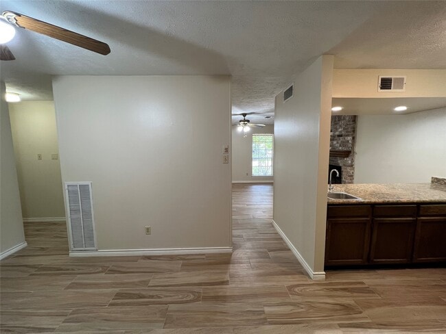 Photo - 11016 Meadow Rue St