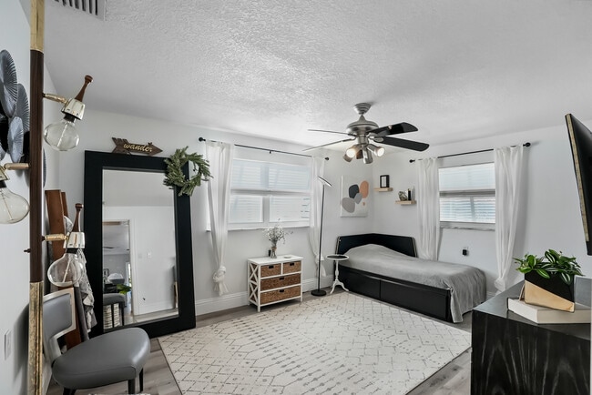 Photo - 1605 Treemont Ave