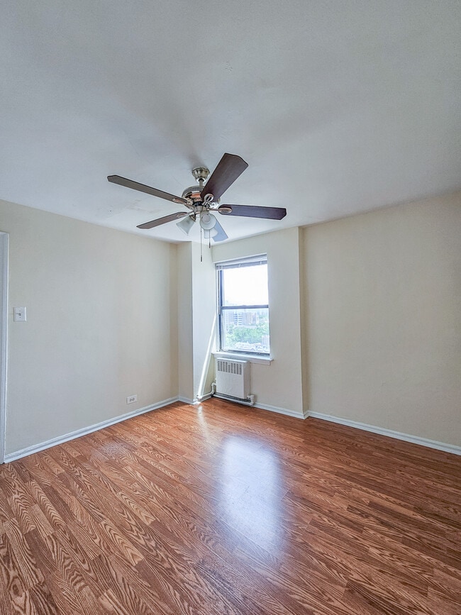 Photo - 4730 N Winthrop Ave Unit #806