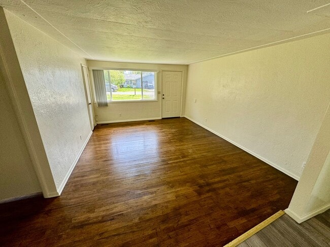 Photo - 455-475 SE Atwood Ave